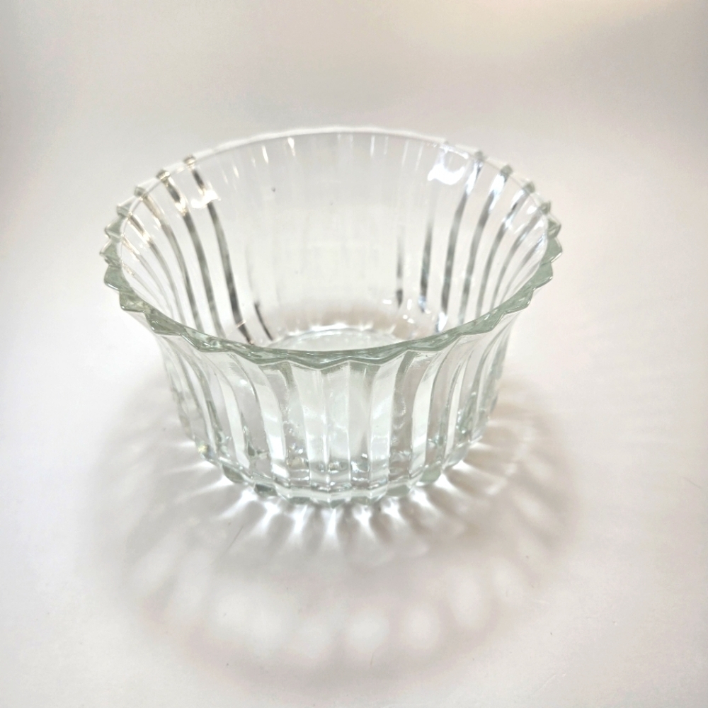 Vintage Glass Bowl Vase Dish 6" diameter Excellent Condition Classic Traditional